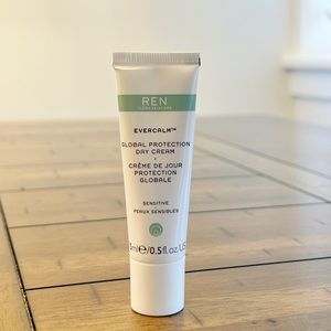 REN Clean Skincare Evercalm Global Protection Day Cream 15ml